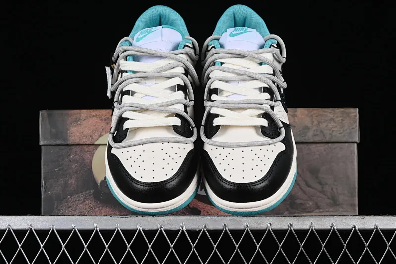 All Categories Nk SB Dunk Series Nk SB Dunk Low Low-top sneakers Nk Dunk Low Panda Prank Star Trek SB strappy low-top casual sneakers DV0833-101